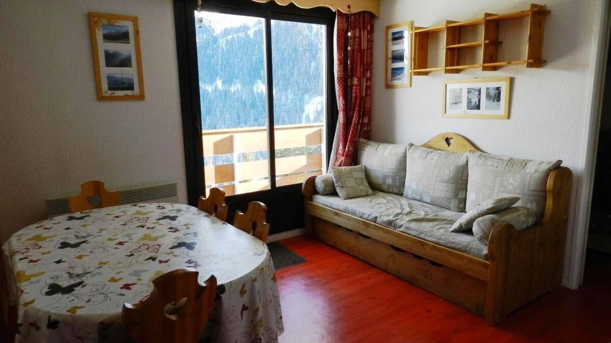 Le Pleynet Apartment | 100m from ski slopes, parking, ski locker, 24m², Les 7 Laux