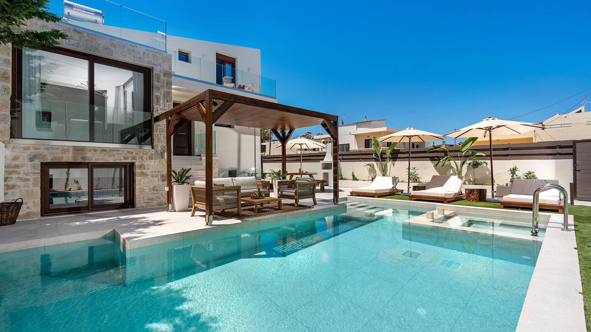 Rethymno Villa | 100m from the beach, kids pool, ping pong, sauna & gym, private sun beds!
