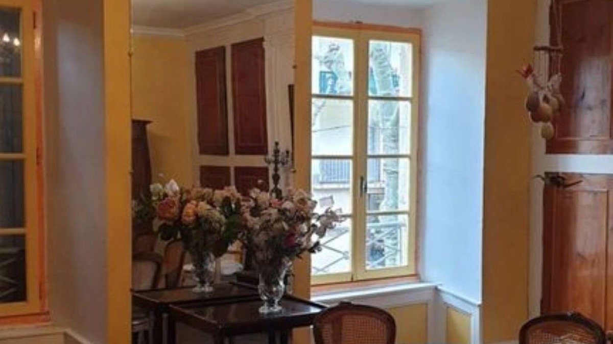 Florac Apartment | 100m² apartment in townhouse in the heart of Florac