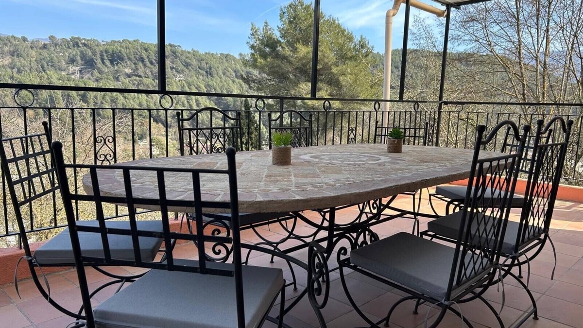 Contes House | 100m2 house 15 km from Nice, air conditioning and wifi