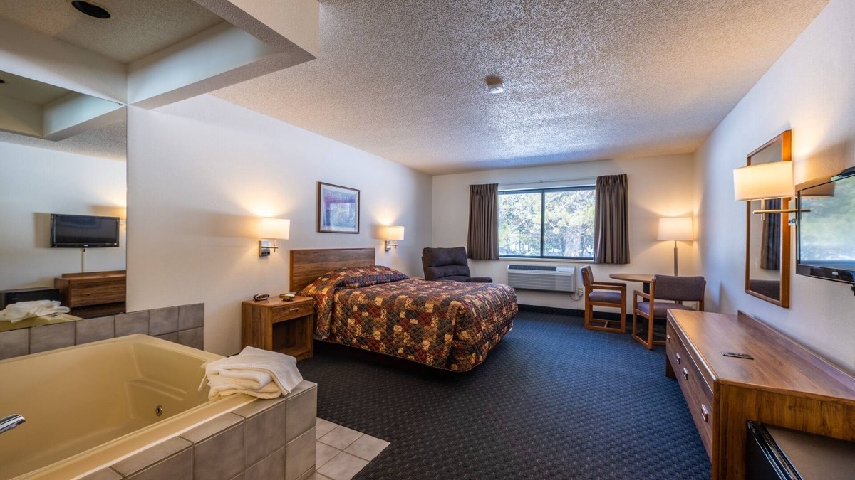 Boulder Junction Condo | 101 Whirlpool Suite 1 Bedroom Studio by Redawning