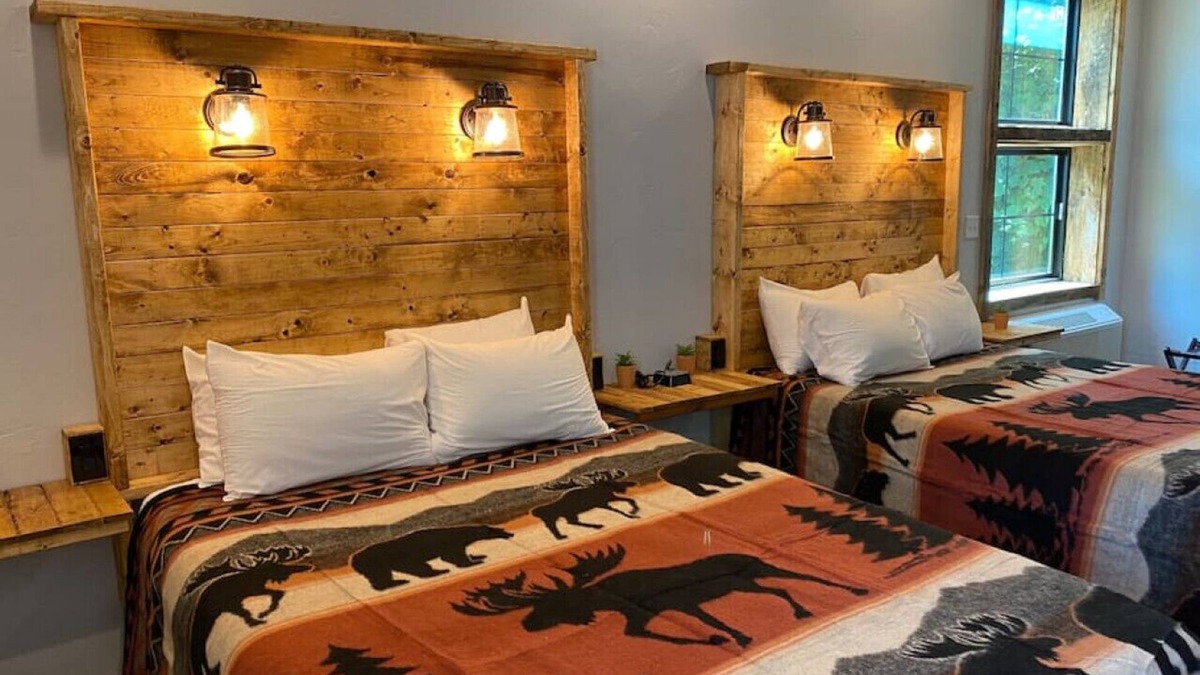 Ohiopyle Apartment | 104 Downtown Ohiopyle 2 beds Falls Market Inn
