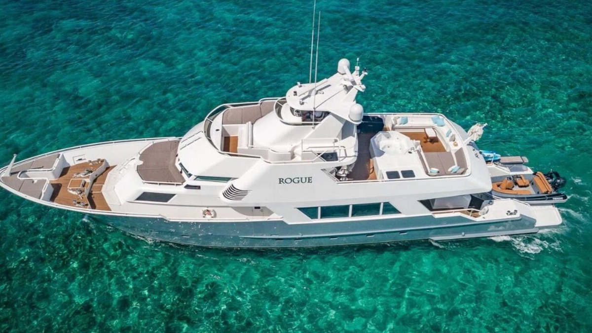 Exuma Boat Rental | 105 ft Expedition Trawler with Hot Tub