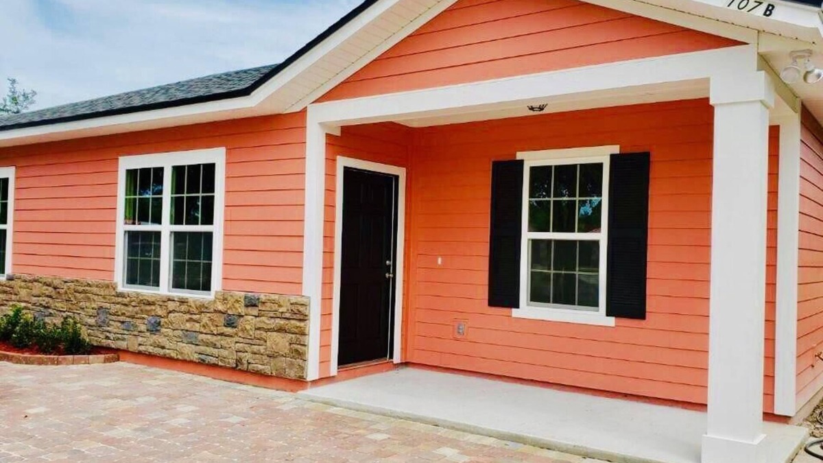 Hollister House | 107-B Flamingo Getaway