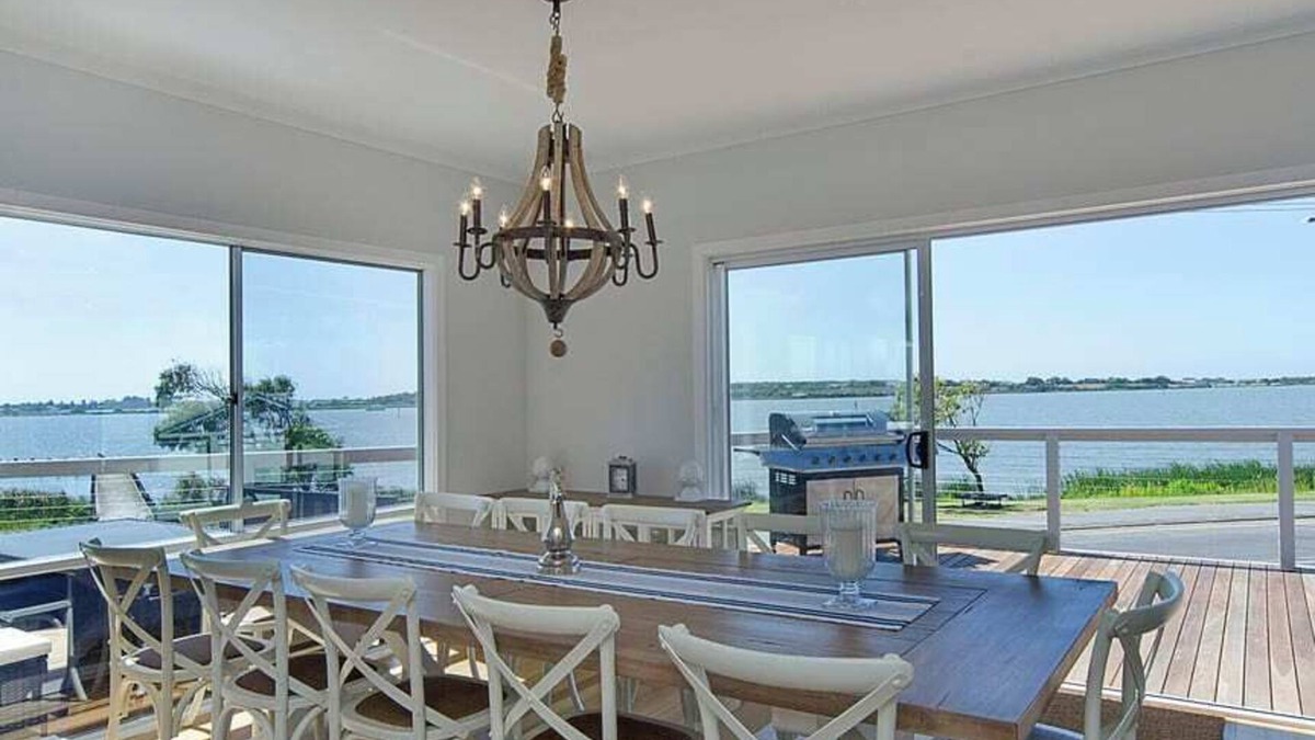 Goolwa South House | 109 Barrage Rd - A Stunning home with spectacular river views