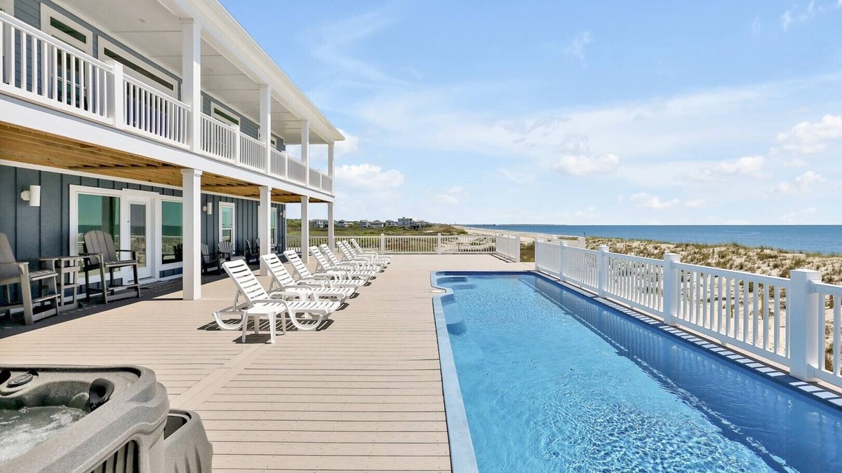Long Beach House | 10BR/10.5BA-Oceanfront-Pool-Elevator-Hot Tub-Private Setting-Sleeps22