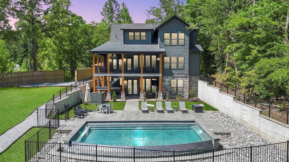 Livingston House | 10BR Vista Pointe Estate, Lakefront Luxury w/Heated Salt Pool, Hot Tub, Dock!