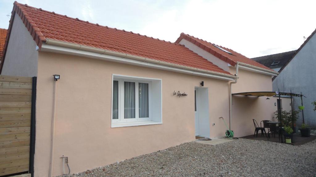 Quincy-Voisins House | 10km to Disneyland - Terrace Parking & Sleeps 4