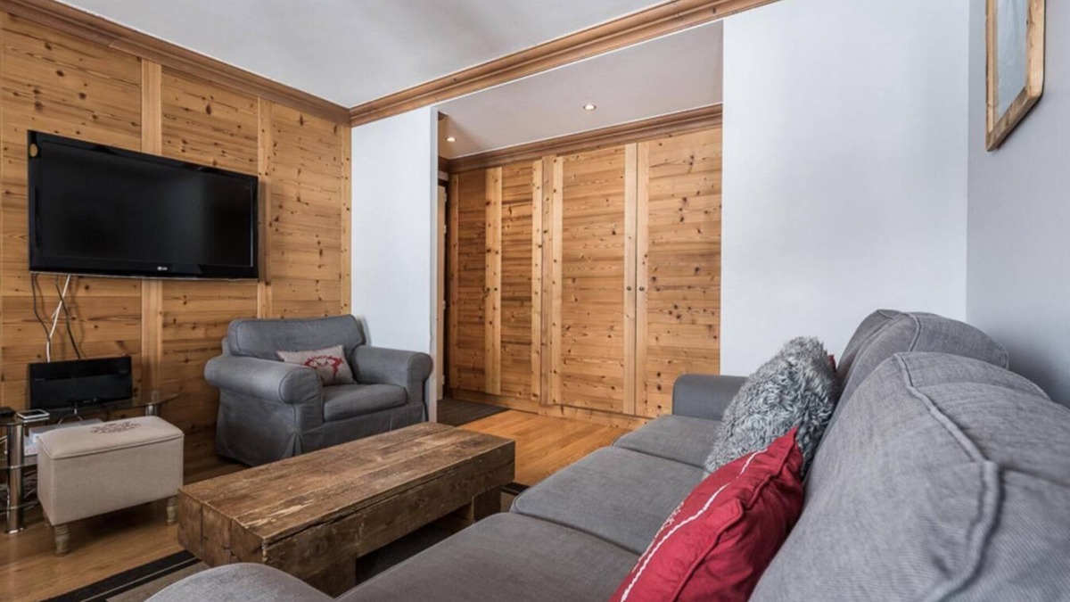 Le Lavachet Apartment | 10m from ski slopes, 5th floor, view ski slopes, balcony, tv, ski locker, 83m², Tignes