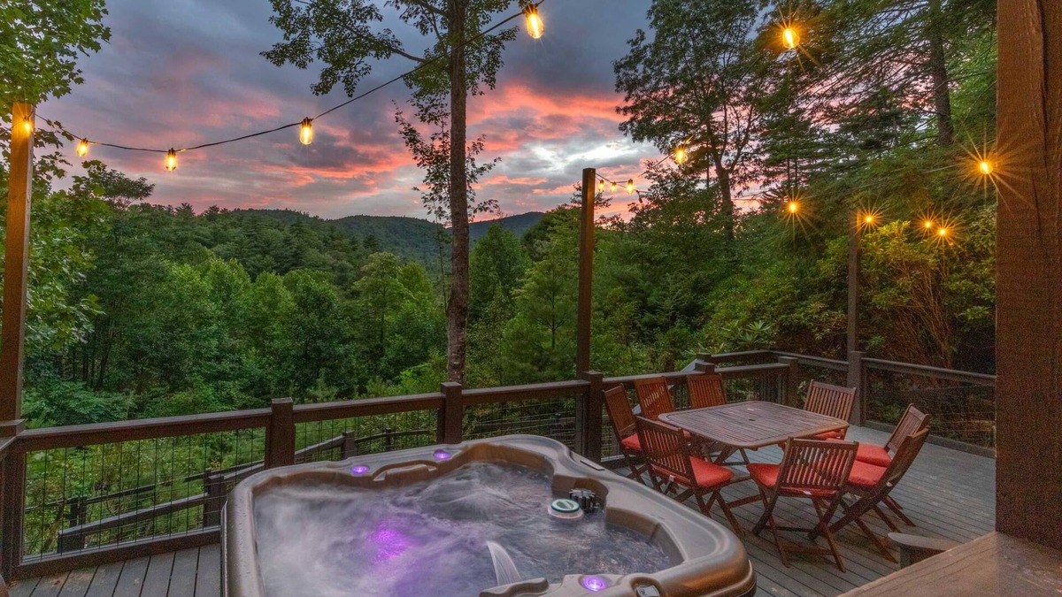 Cashiers Cabin | 10min DWTN Cashiers! 5mn to SilverRun Waterfall