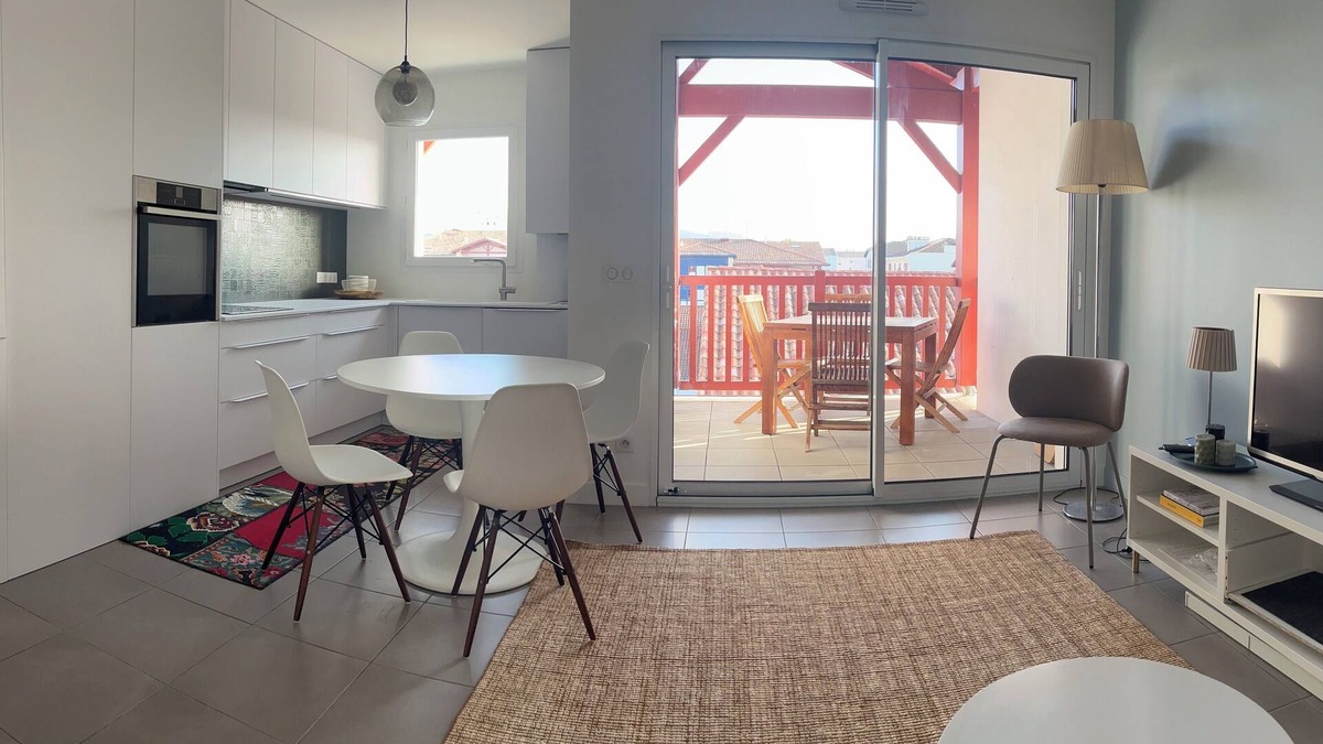 Saint-Jean-de-Luz Apartment | 10mn walk from downtown! Private parking. Ideal for families.