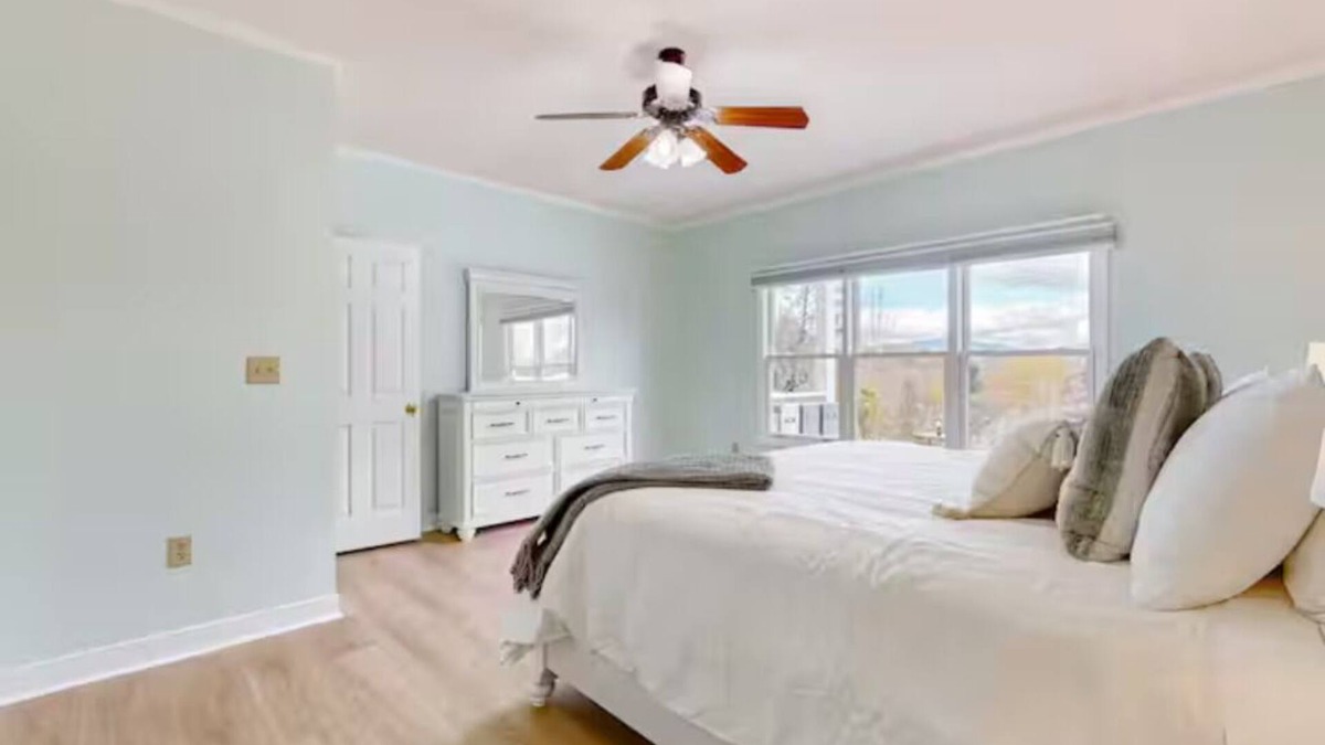 Ellijay Hotel | 10th Tee Box Townhome w/3 balconies + Pool, Trail