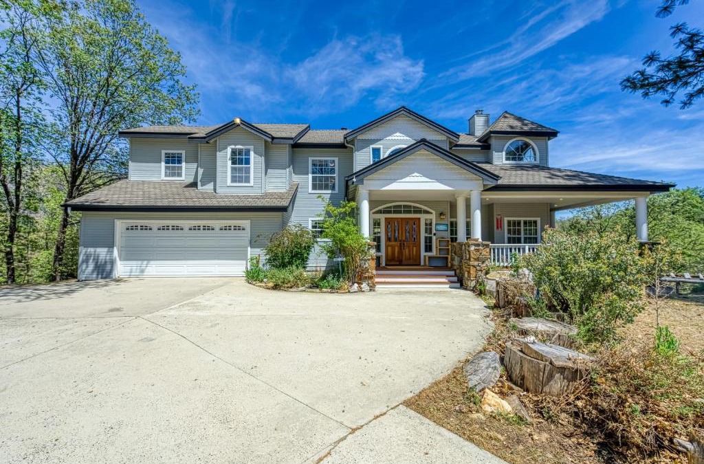 Cascadel Woods House | 11 Acre Mountain Spirit Retreat