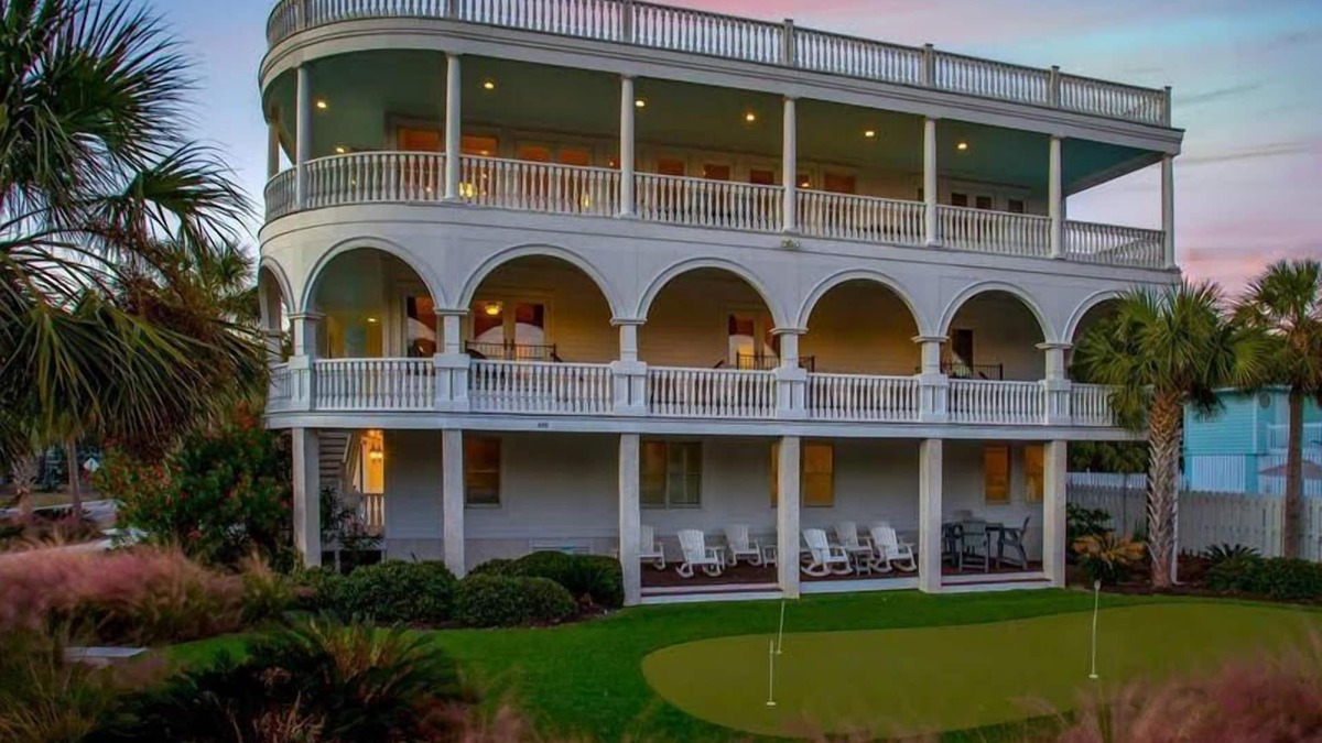 Charleston County House | 11 Bedroom, Pool, Hot Tub, Pool Table, Elevator, Putting Green - Sea Palace