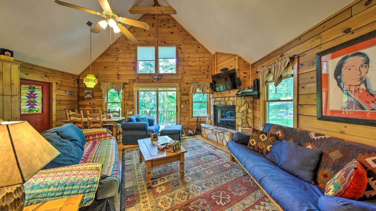 Marble Cabin | 11 Mi to Calaboose Cellars: Marble Cabin w/Deck!