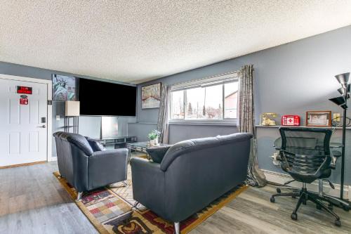 Fairview Apartment | 11 Mi to Kincaid Park Convenient and Cozy Apt!
