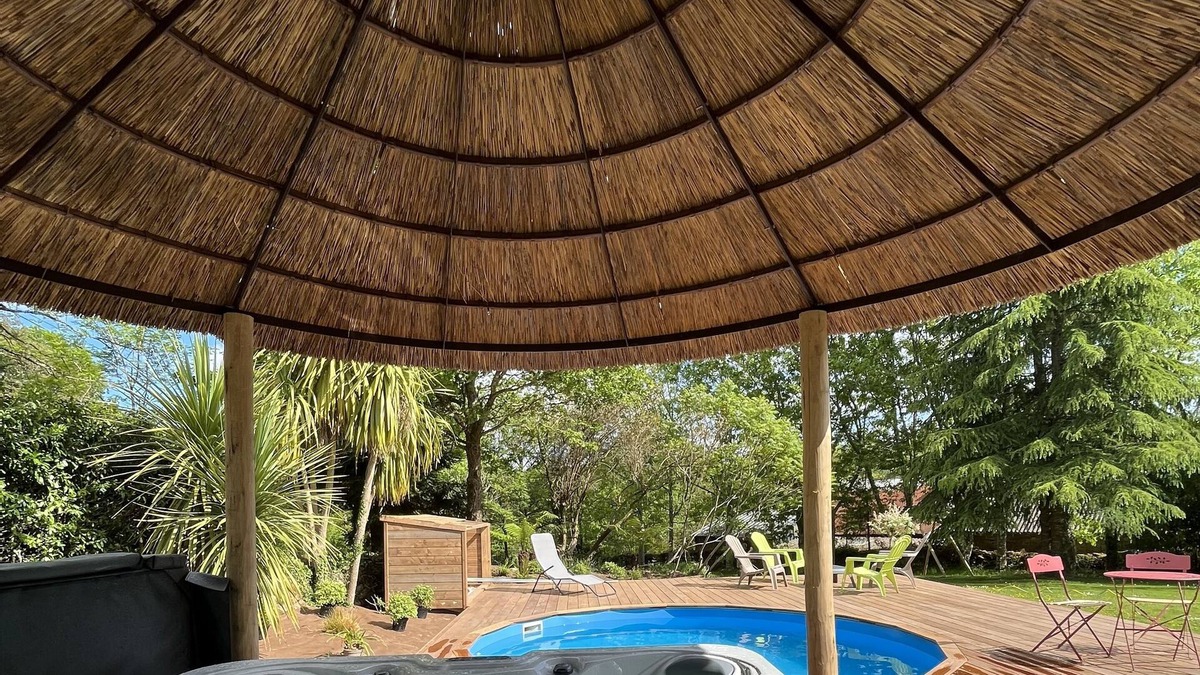 Quistinic Cottage | 11-person gîte with spa, sauna and swimming pool