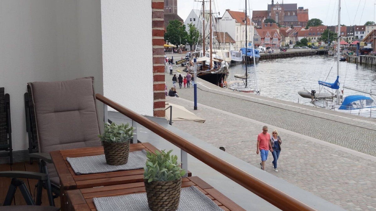 Wismar Apartment | 110 sqm "harbor suite" with 2 bathrooms