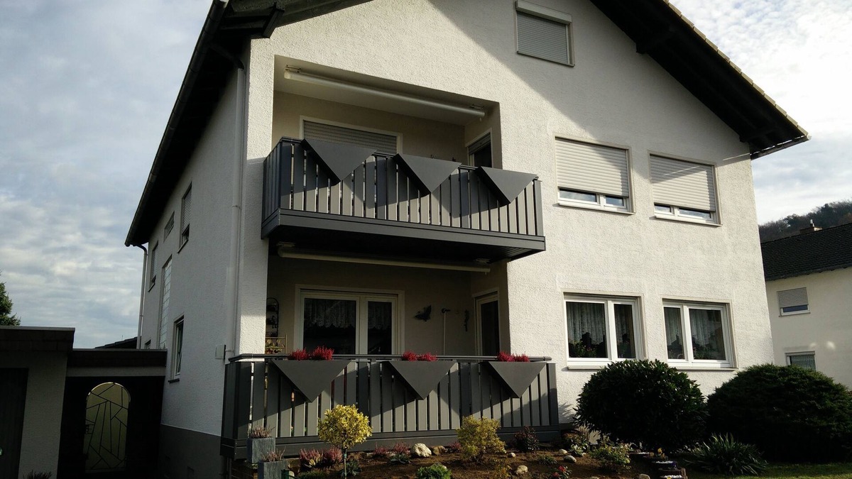 Landstuhl Apartment | 110 sqm, max. 6 persons, quiet location, easy access