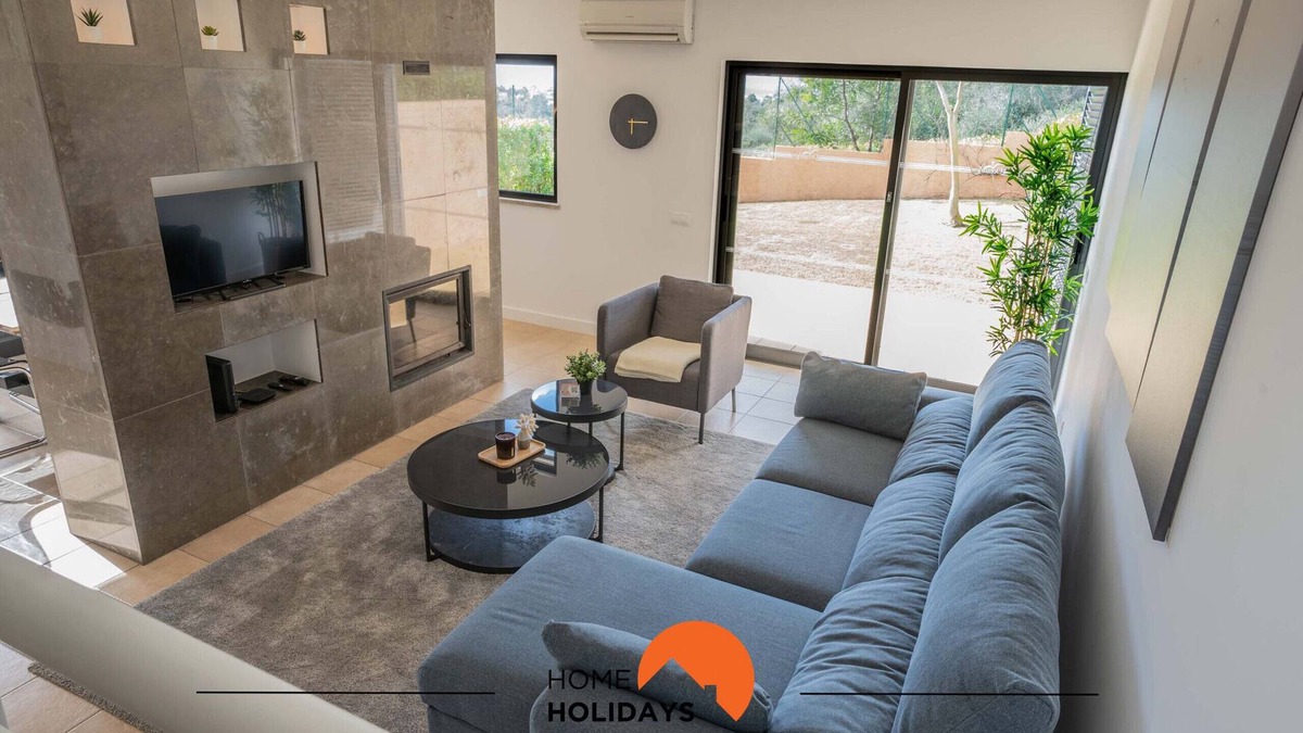 Cerro de Aguia Ski Chalet | #111 Patroves Ocean View by Home Holidays