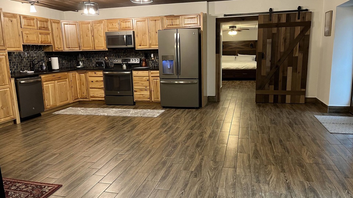 Louisville Apartment | 1174 Topside! Cozy 2BR apartment!