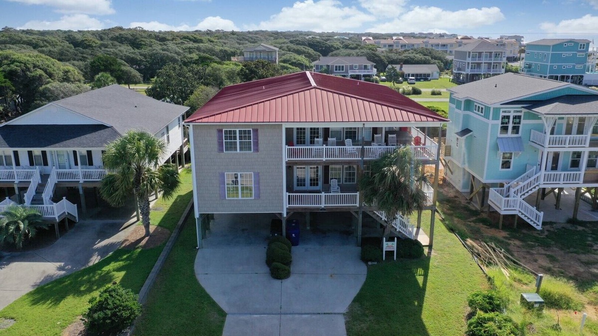Yaupon Beach House | 11BR/7.5BA Home - RENOVATED, Pool, Hot Tub, Elevator, Sleeps 35