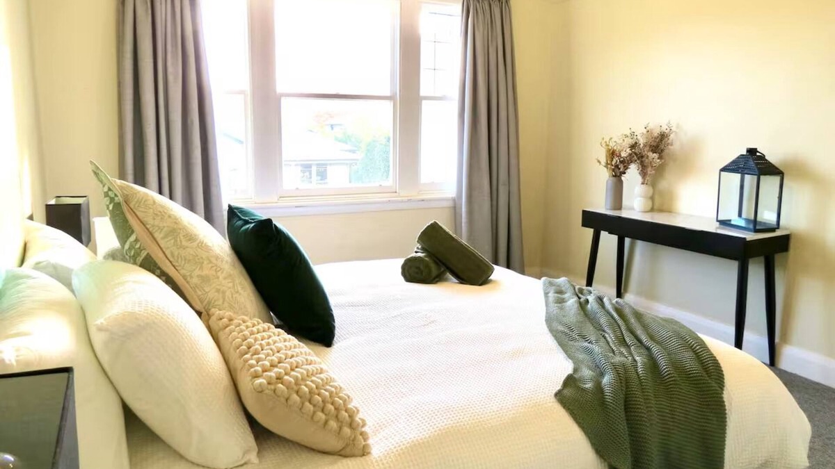 South Launceston House | 11Eardley|5min to CBD | 2 Bedrooms | Free parking