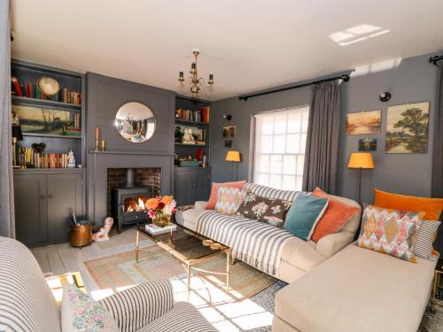 Horncastle House | 12 Banks Street