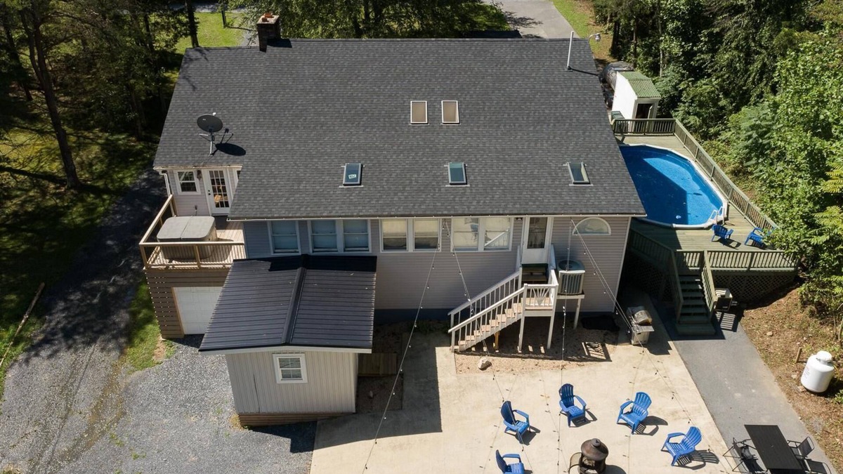 Shenandoah House | 12 Bedroom Waterfront Cabins Pool Theater Game Room