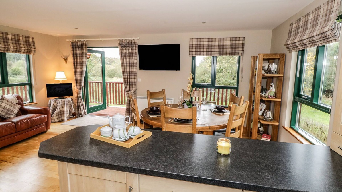 Belturbet Cottage | 12 CORNADARRAGH, pet friendly in Belturbet, County Cavan
