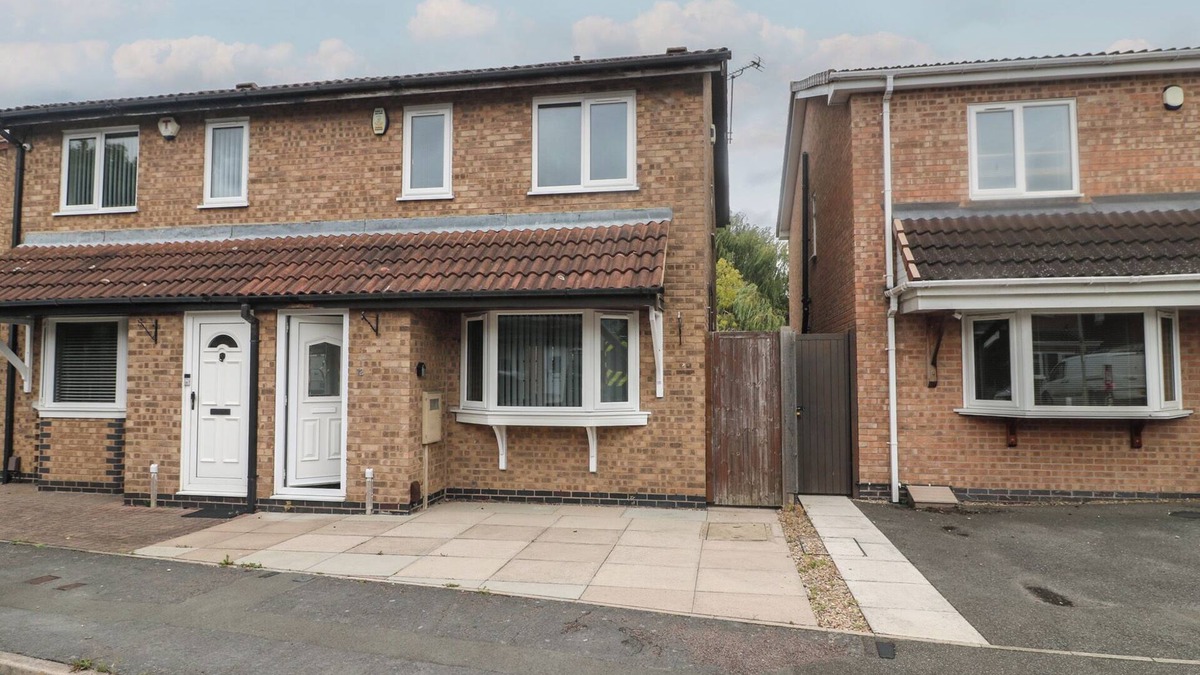 Leicester Cottage | 12 GORSE LANE, family friendly, with a garden in Syston