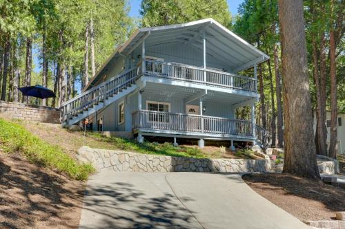 Pollock Pines House | 12 Mi to Apple Hill Family-Friendly Cabin Retreat