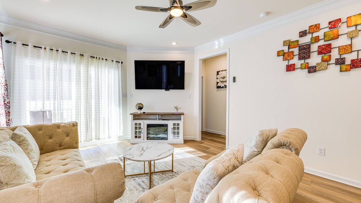 North Chesterfield House | 12 Mi to Dtwn Richmond: Spacious Home w/Deck!