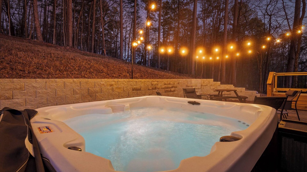 Rossville House | 12bdr| 34+ppl|TripleTreehomes|HotTubs|Chatt Vistas