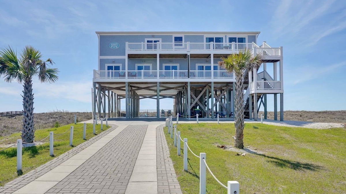 Oak Island House | 12BR/11BA - Spectacular, Spacious Home, POOL, 360* WATER VIEWS, Sleeps 37