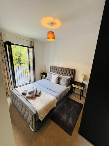 Barnt Green Apartment | 13 Luxury Solihull Townhouse Sleeps 10 NEC BHX