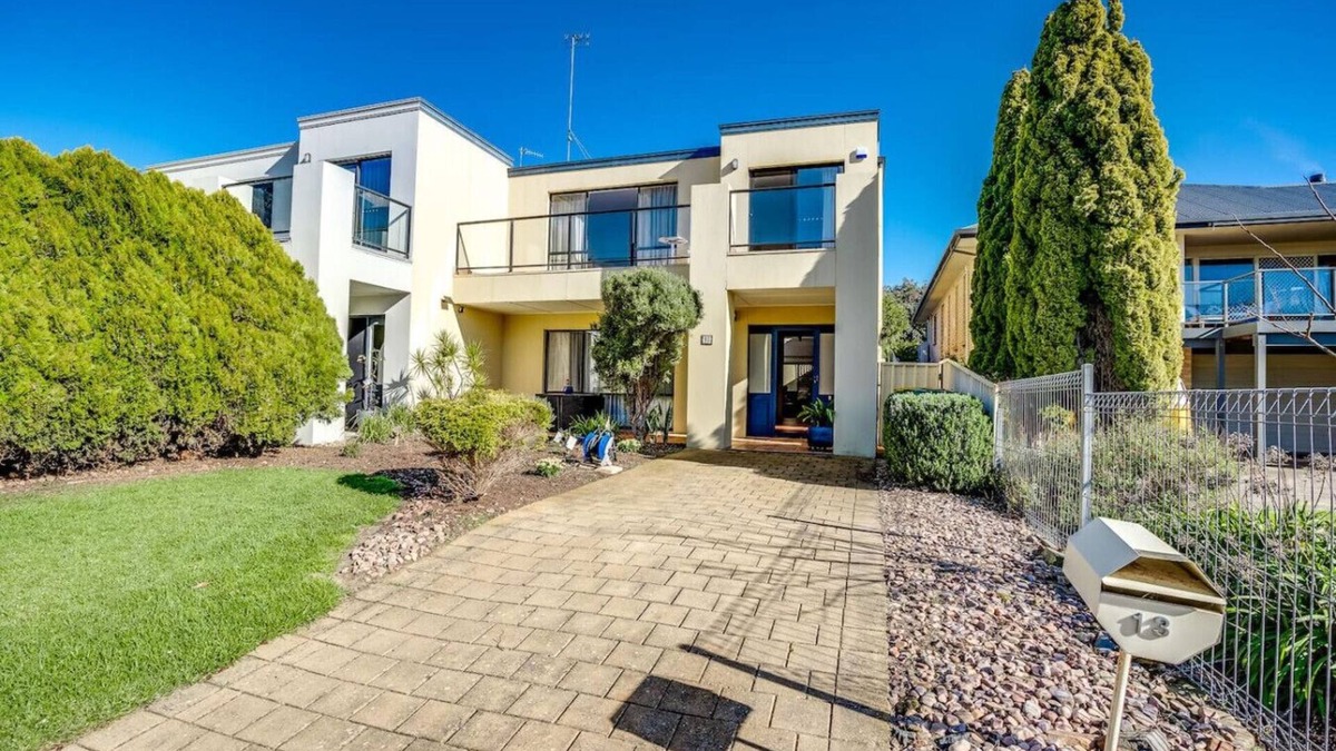 Encounter Bay House | 13 Nunkeri Avenue Encounter Bay