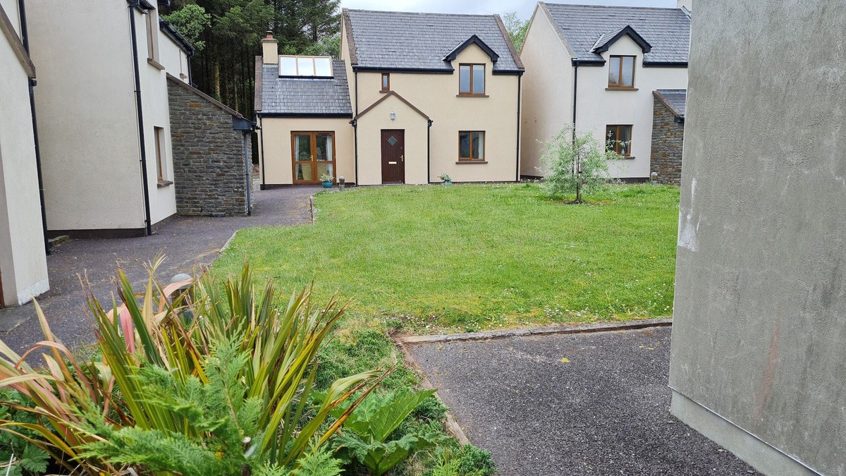 Sneem House | 13 SNEEM LEISURE VILLAGE, family friendly in Sneem, County Kerry