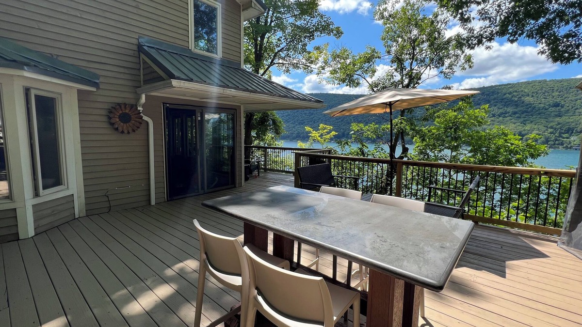 Scott House | 133’ Private Skaneateles Lakefront - Peaceful Retreat with Stunning Sunsets!