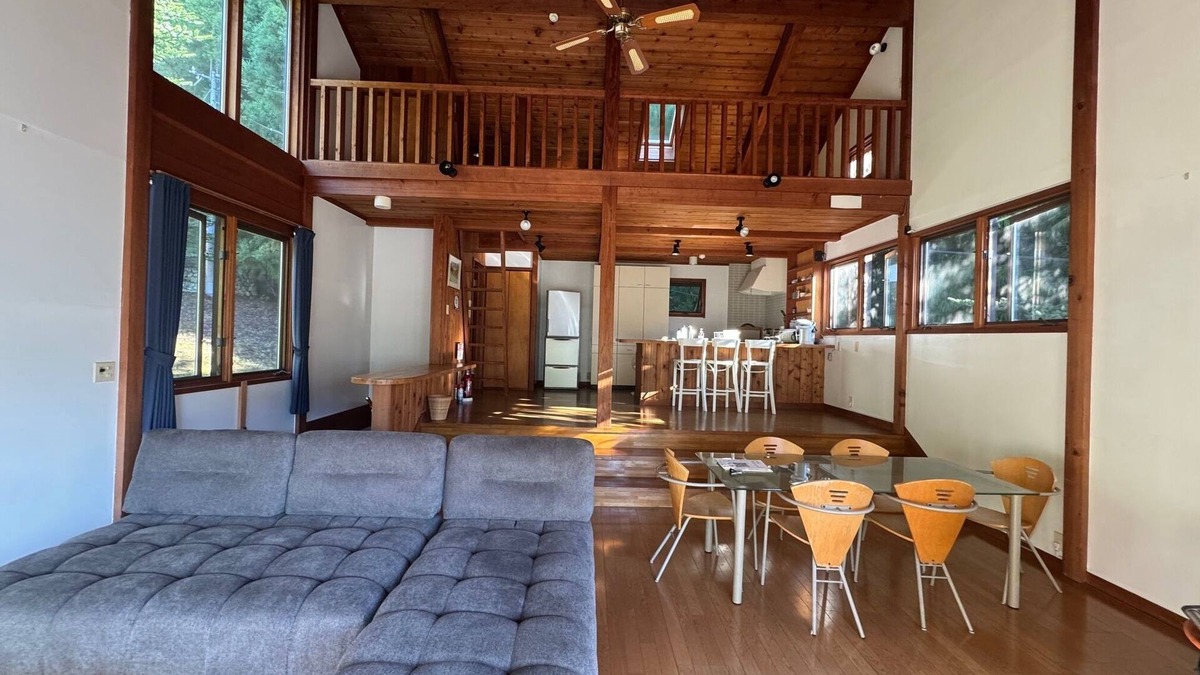 Fujikawaguchiko Cottage | 136s㎡ Cathedral ceiling cabin/3min walk Lake Saiko/BBQ/5min drive Kawaguchi Lake