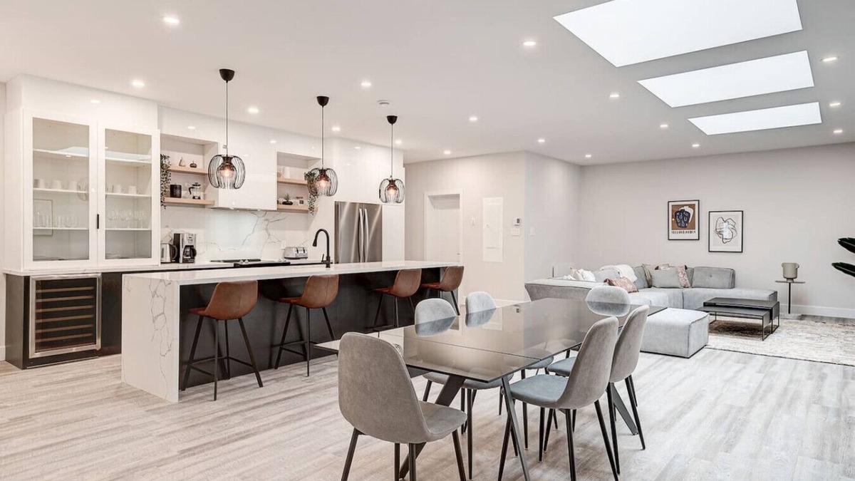 La Petite-Patrie Apartment | 1387 SQFT APT with rooftop terrace-Plaza St-Hubert