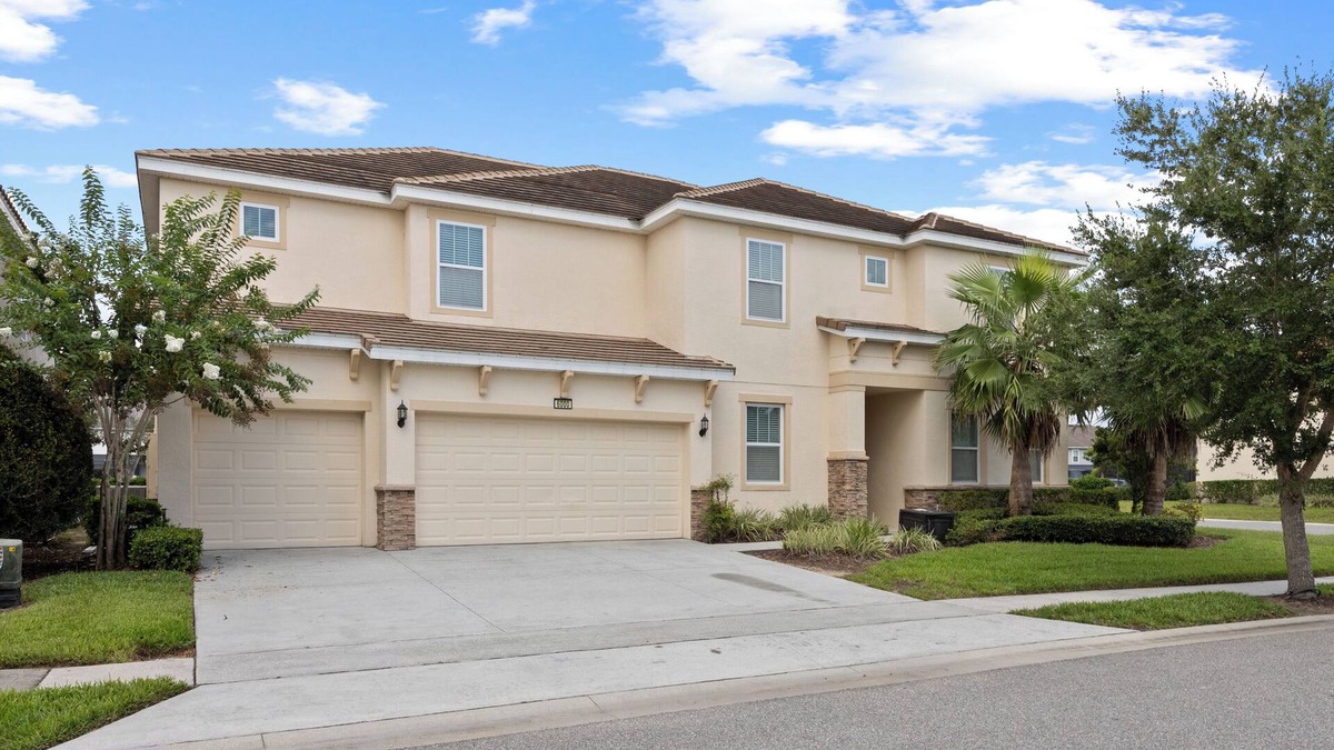 Davenport House | 13BR/10BA/Themed/hot tub/pool Villa 6000 Solterra