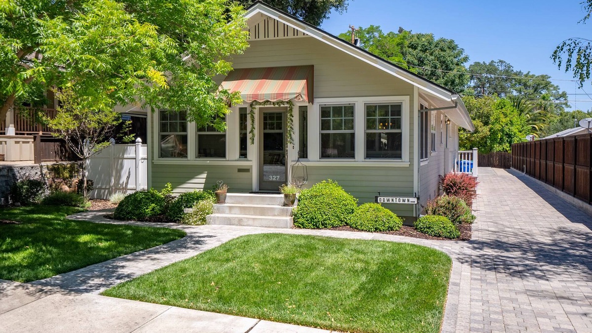 Paso Robles House | 13th Street Retreat - A few blocks to downtown Paso!