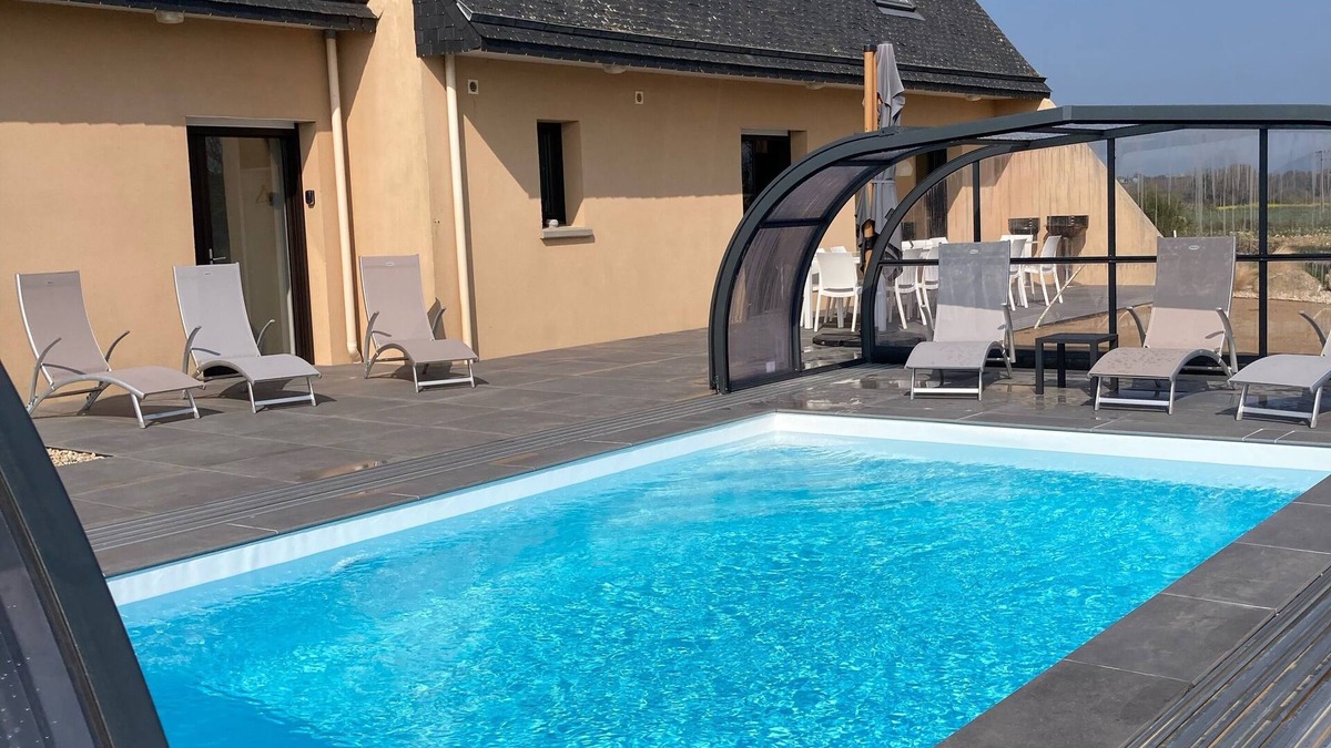 Lanmodez House | 14-person villa with sea view and heated indoor pool.