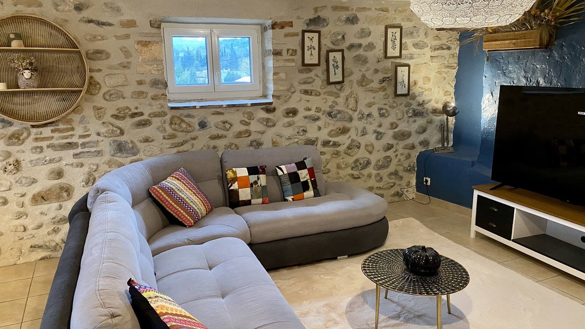Salavas Apartment | 140 m2 just for you.5-minute walk from the Ardèche river.