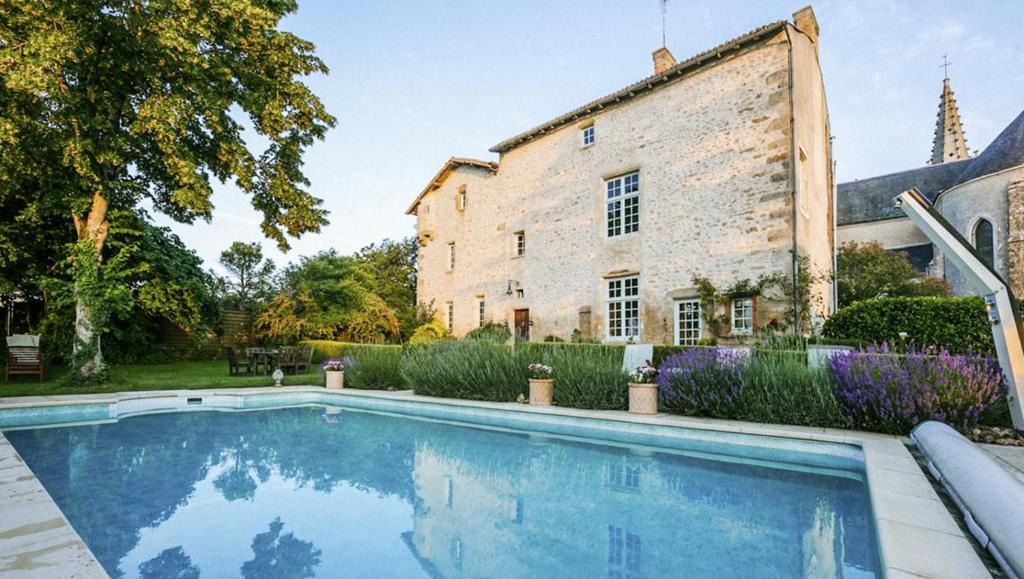 Pressigny Bed & Breakfast | 14th Century Priory in Pressigny
