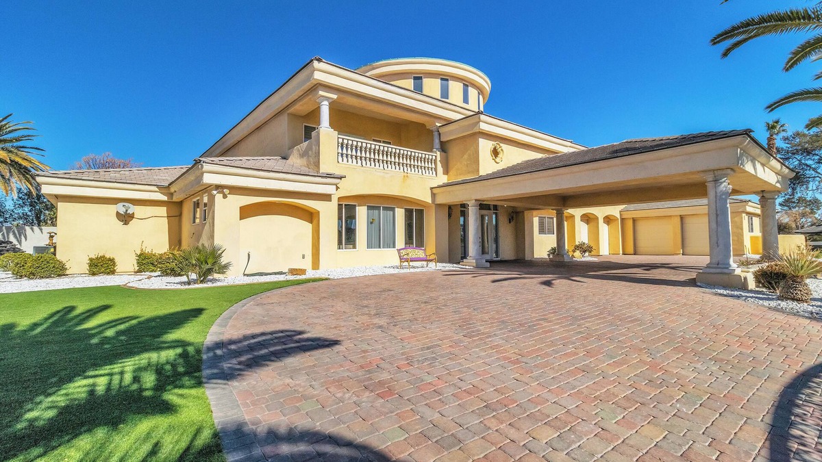 Las Vegas Villa | 15,000 sqft Mansion 5 min from strip! 1.5 acre compound.