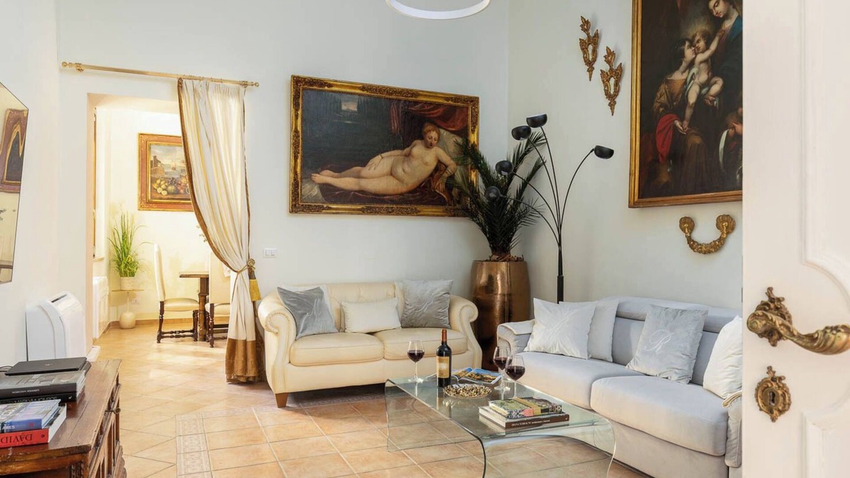 Rione XVI Ludovisi Apartment | 15 min walk from Spanish Steps. Luxury Top Floor 170 Sqm apartment Via Veneto
