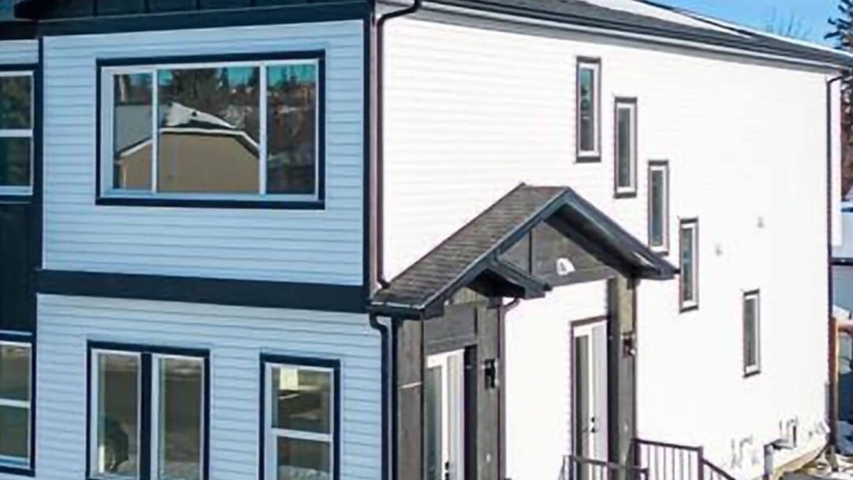 Southeast Calgary Apartment | 15 mins to Downtown Calgary and 2 mins drive to amenities.