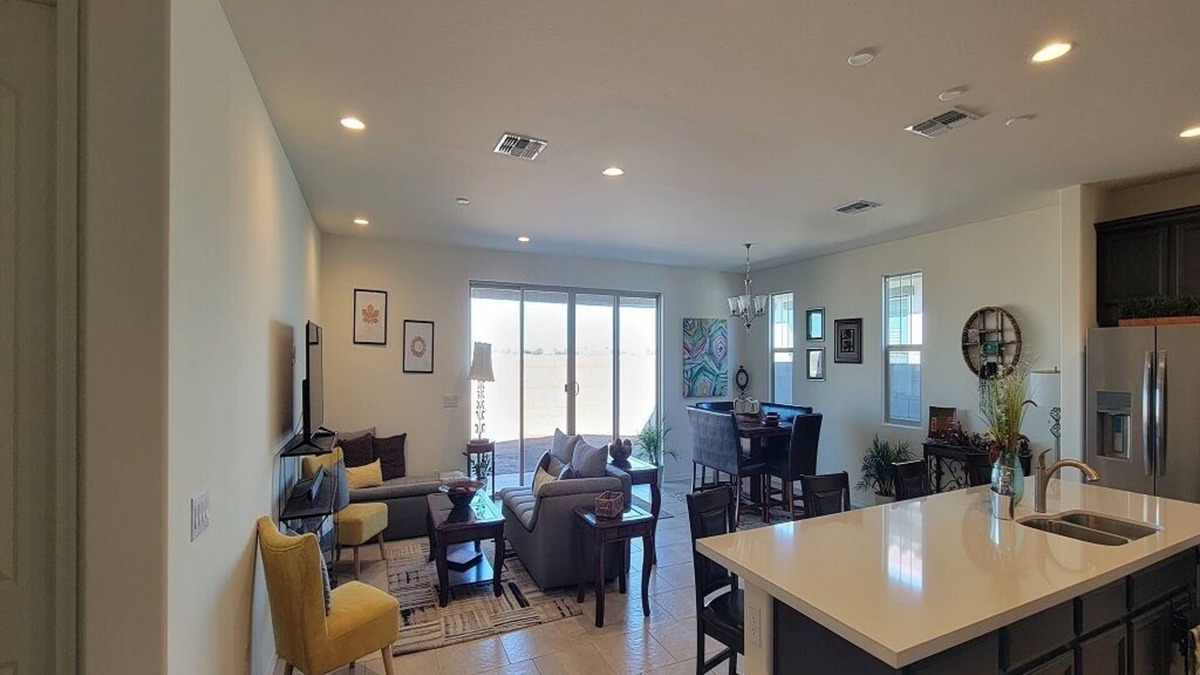 Tolleson House | 🌟 15-mins to Super Bowl 🏈 ‼️ Family-sized house w/fire pit.